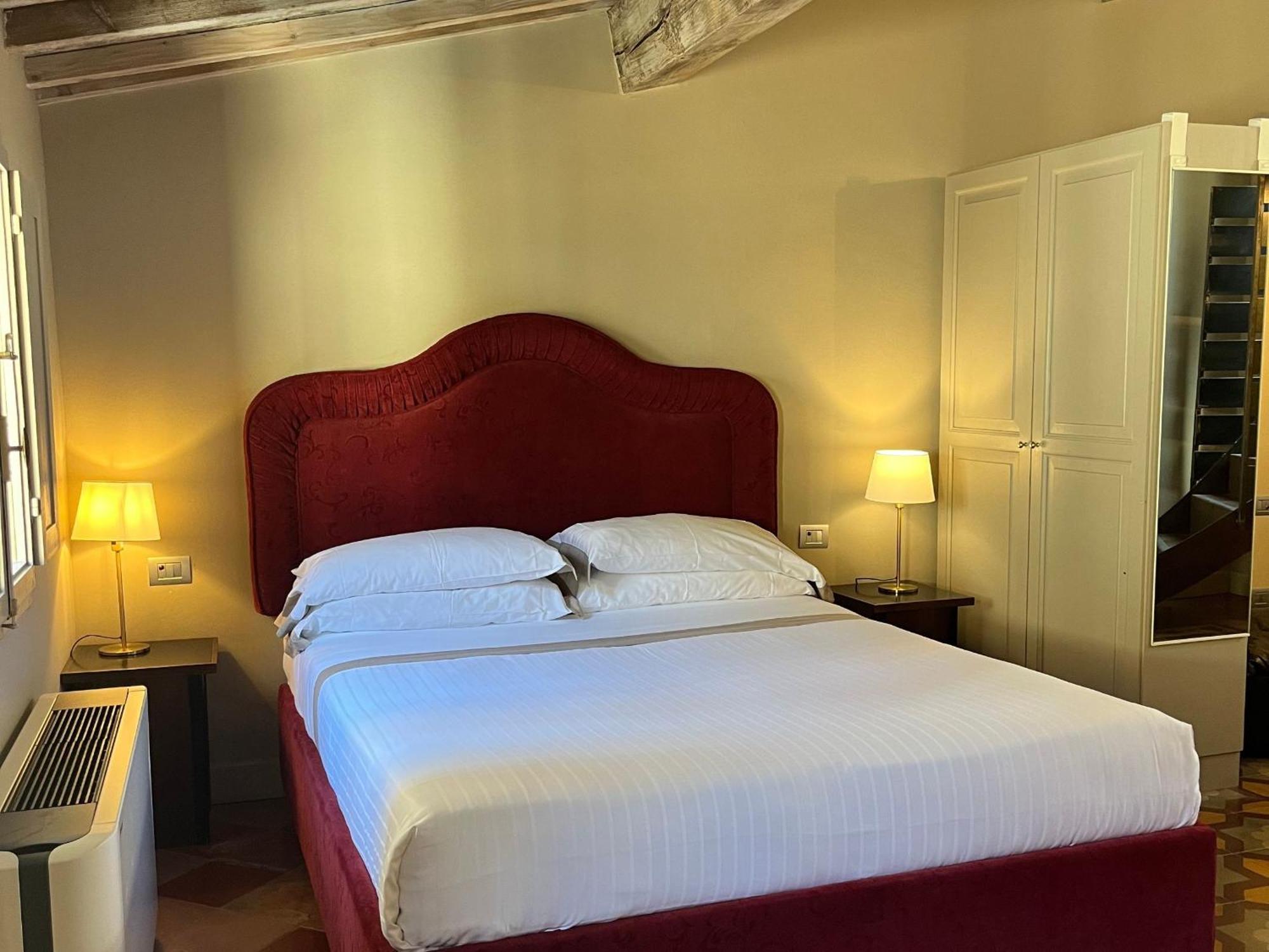 Numa Florence Palazzo San Niccolo ภายนอก รูปภาพ